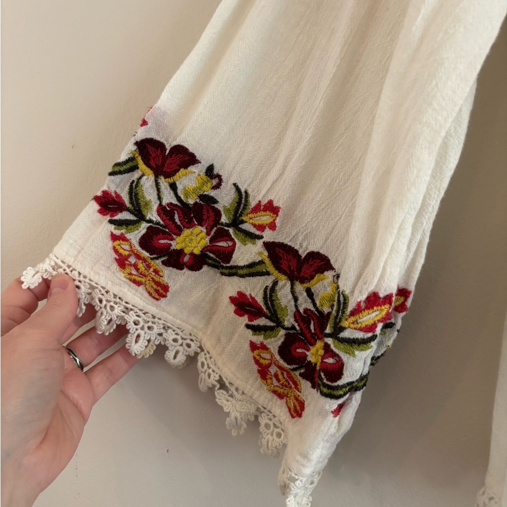 Velvet by Graham and Spencer top, 100% cotton, XS, embroidered sleeves - Picture 6 of 7